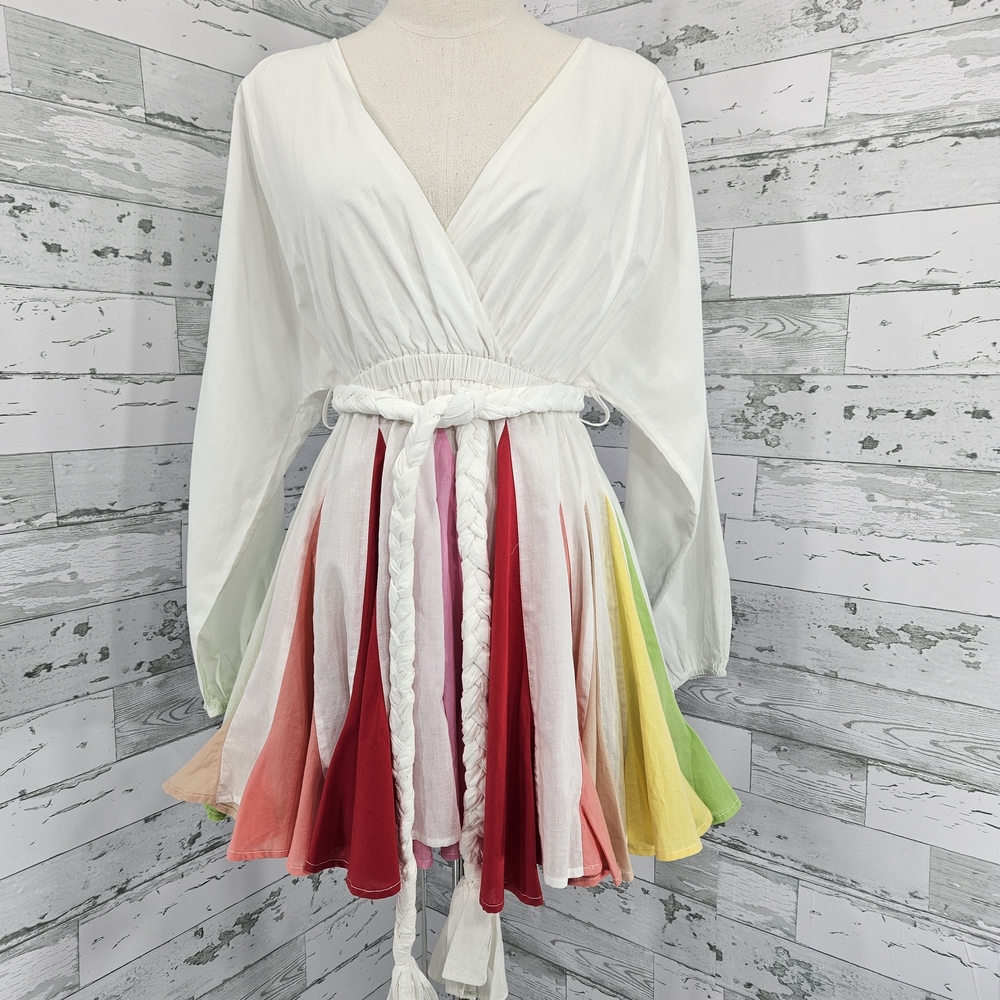 L'ATISTE Elegant White Garment